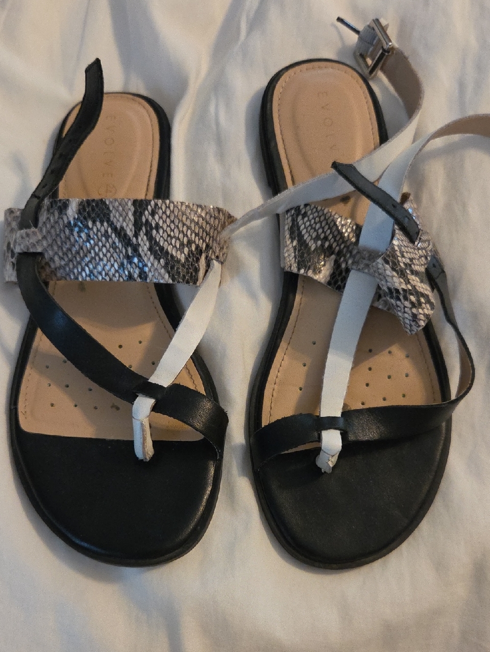 Easy Spirit Black, White & Snake-Print T-Strap Sandals - 7W